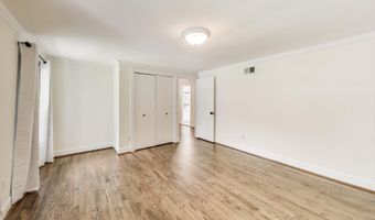 8806 FOX HILLS Trl, Potomac, MD 20854