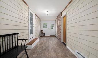 3 Grassy Plain Rd, Barrington, RI 02806