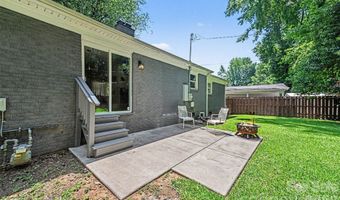 1027 Dresden Dr W, Charlotte, NC 28205