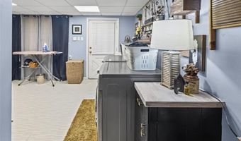 3838 Omega St, Alton, IL 62002