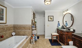 121 Peacock Rd, Barnesville, GA 30204