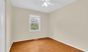 7428 FOUNTAIN HEAD Dr, Annandale, VA 22003