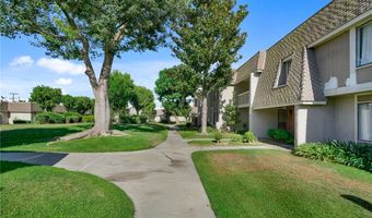 2155 W Banbury Cir, Anaheim, CA 92804