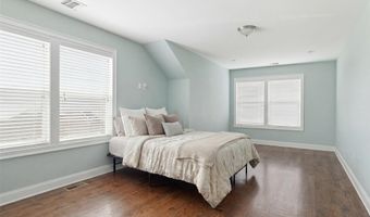 34 Meadow Ln, Amityville, NY 11701