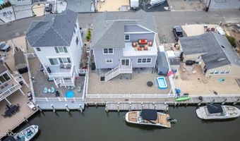 240 Fernwood Dr, Bayville, NJ 08721