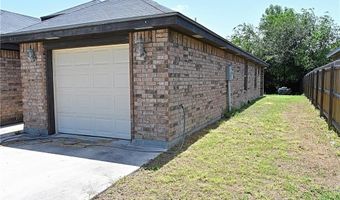 818 N 7th St, Alamo, TX 78516