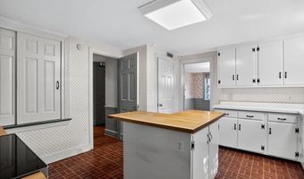 3 HIDDEN Ln, Abington, PA 19001