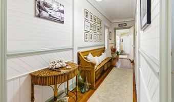 128 4th St, Apalachicola, FL 32320