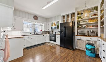 208 S Guegnon St, Abbeville, LA 70510