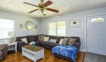 688 Saunders Hollow Rd, Barboursville, WV 25504