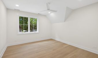 227 S Mitchell Ave, Arlington Heights, IL 60005