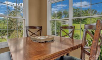 159 S Willow Brook Dr, Asheville, NC 28806