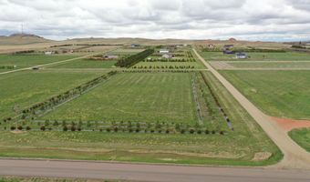 906 7th St NW, Bowman, ND 58623