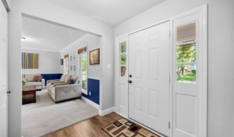 106 Hollyleaf Dr, Ballwin, MO 63021