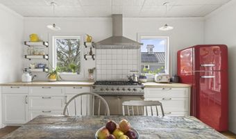 38 Union St, Belfast, ME 04915