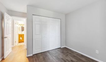 3322 WOODBURN VILLAGE Dr 13, Annandale, VA 22003