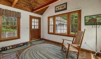 69 King Rd, Bedford, NH 03110