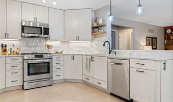 14 Greystoke Ct, Ballwin, MO 63021