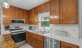 4802 Thornwood Dr, Acworth, GA 30102