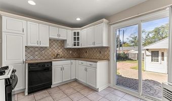 9892 Hubert Ave, Allen Park, MI 48101