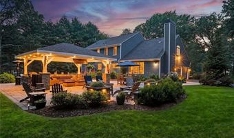 91 Woodridge Dr, North Kingstown, RI 02874