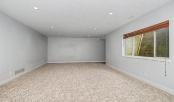 3305 Sedwick St, Ames, IA 50010