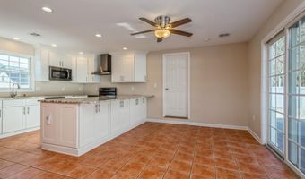 59 Harbor Inn Rd, Bayville, NJ 08721