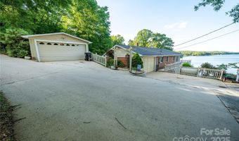 24264 Strand Dr, Albemarle, NC 28001