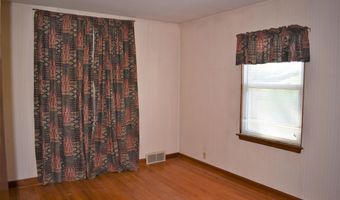 916 3Rd Ave, Ackley, IA 50601
