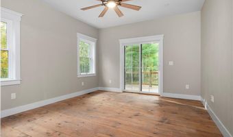 369 Huntinghouse Rd, Glocester, RI 02857