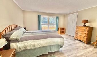 10 Pinecone Dr, Alfred, ME 04002