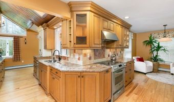 149 Pheasant Run Dr, Chester, NH 03036