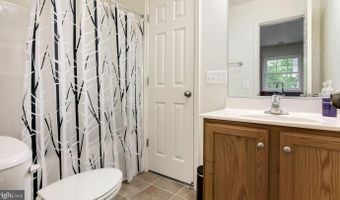 2427 FORT Dr, Alexandria, VA 22303