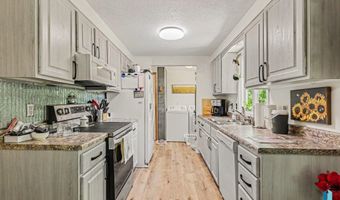 208 E Short St, Beresford, SD 57004