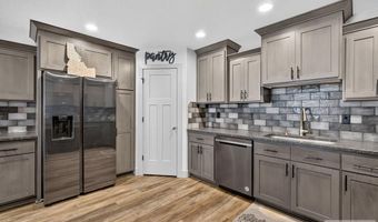 1027 Pinewood Ave, Chubbuck, ID 83202