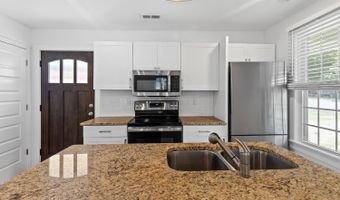 802 Amherst Ave, Altavista, VA 24517