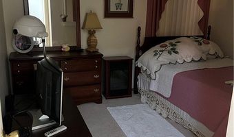 521 N Calhoun Shores Pkwy, Calhoun Falls, SC 29628
