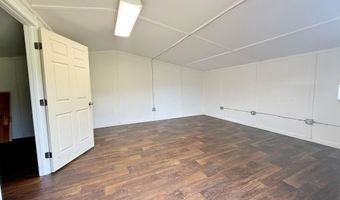 537 Mcpherson Dr, Alford, FL 32420