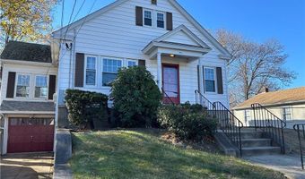 4 Walker St, Lincoln, RI 02865