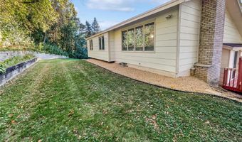 1531 Briarknoll Cir, Arden Hills, MN 55112