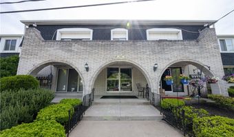 132 Harrogate E, Amherst, NY 14221