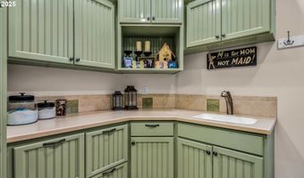 4075 NW CAMALA Dr, Albany, OR 97321