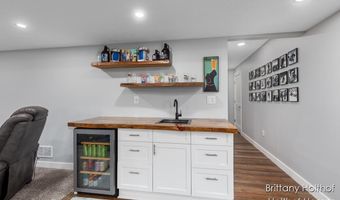 5885 Farmview Dr, Allendale, MI 49401