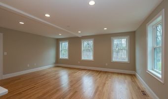 55 Richardson St, Billerica, MA 01821