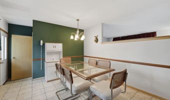 730 W Beach Dr, Addison, IL 60101