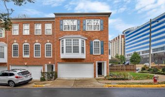 7726 HERITAGE WOODS Way, Annandale, VA 22003