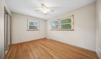 2115 E EUCLID Ave, Arlington Heights, IL 60004