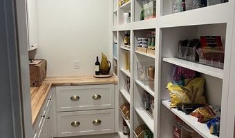 10 Ferry Ln, Berkley, MA 02779