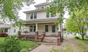 420 N Charles St, Carlinville, IL 62626