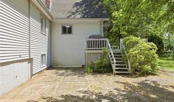 32 Briarwood Rd, Lincoln, RI 02865